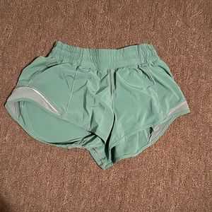 LULULEMON GREEN SHORT🥑🌴🦜🪲
